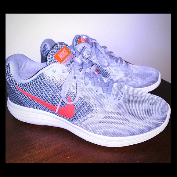 coral colored tennis shoes